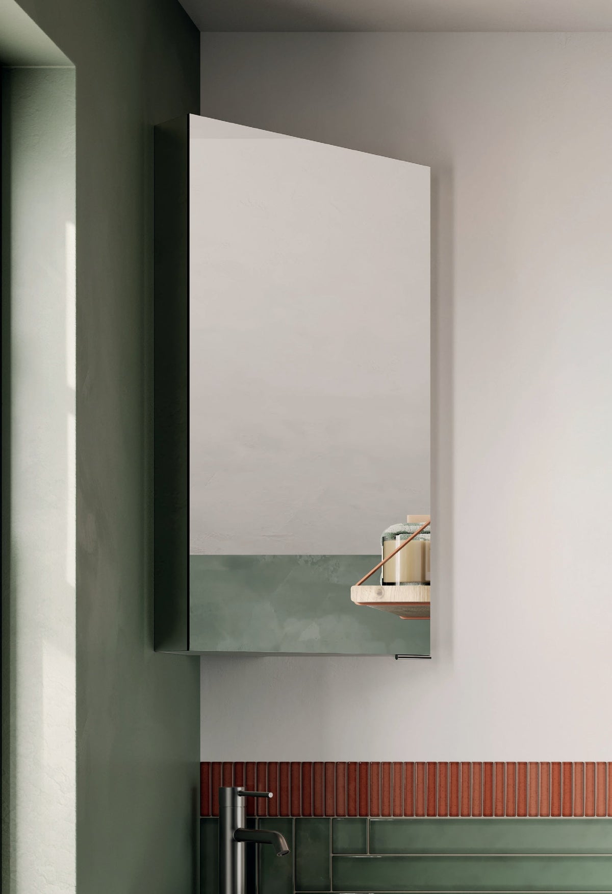 HIB Eris Slim Cabinet